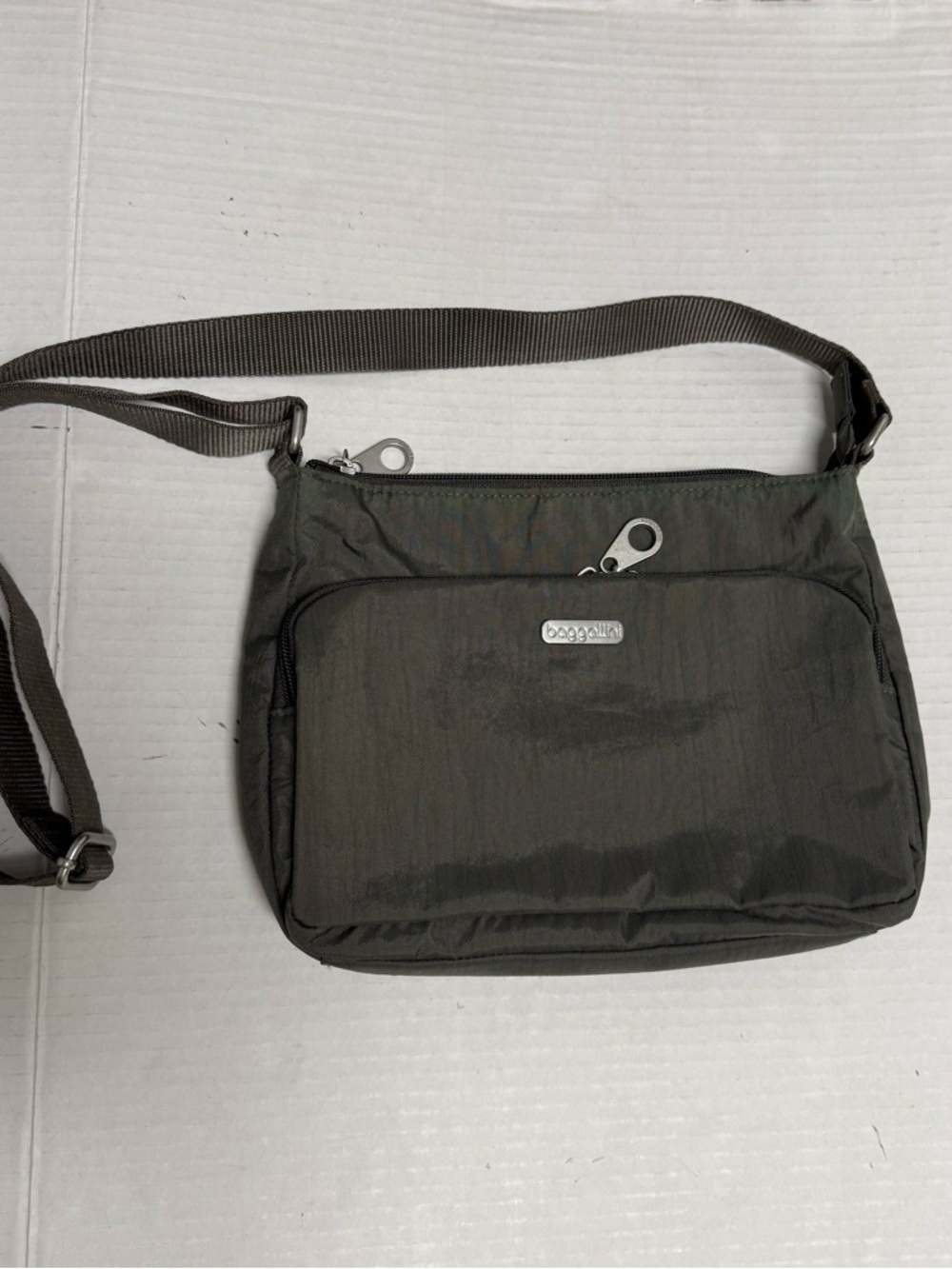 Baggallini Gray Crossbody Nylon Messenger Bag with Adjustable Strap Sz 10"/8"/2"